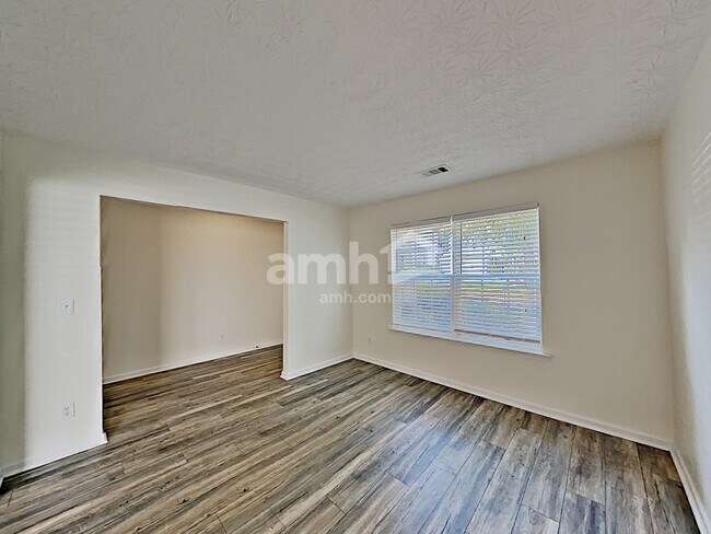 Foto del edificio - 159 Holly Mill Village Drive