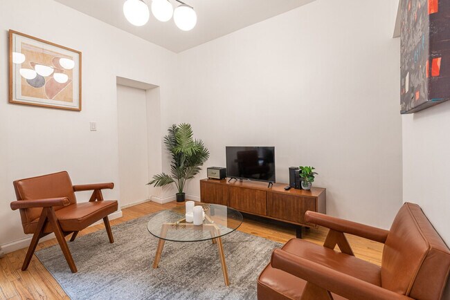 Foto del edificio - 136 E 57th St