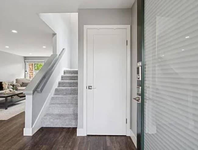 Foto del edificio - 641 Centre Ct