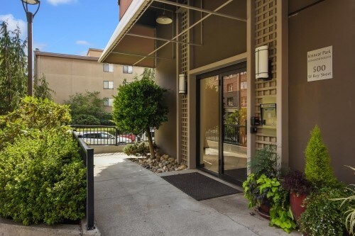 Building Photo - Kinnear Park Condos - 2 bedrooms