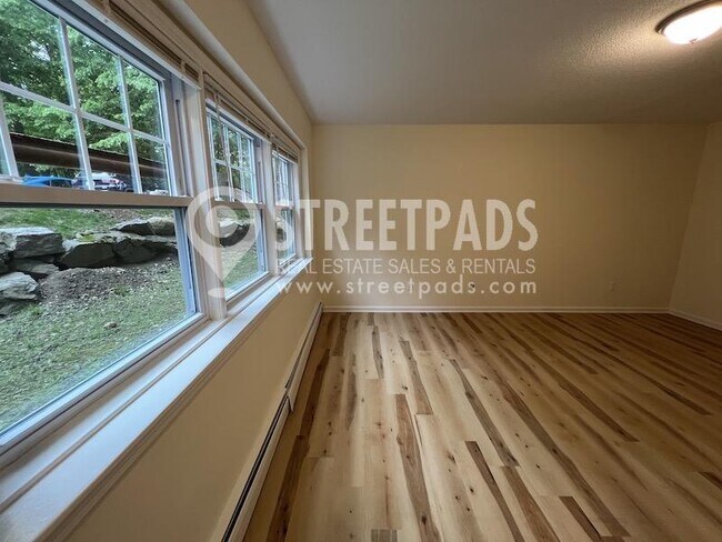 Building Photo - 1 bedroom in Boston MA 02135