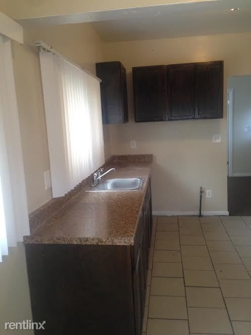 Building Photo - 62 Abbott St