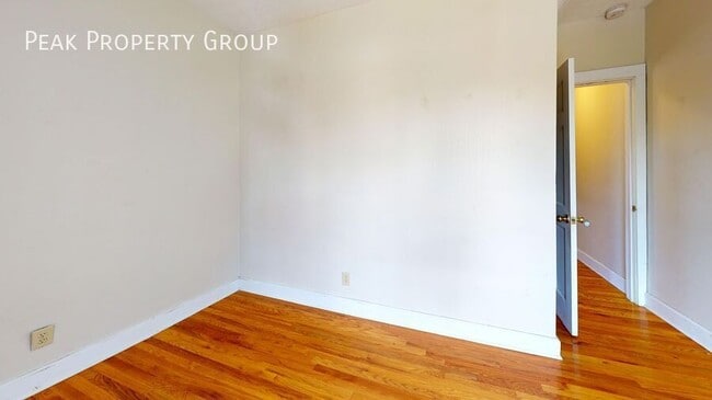 Foto del edificio - 1369 Indianola Ave