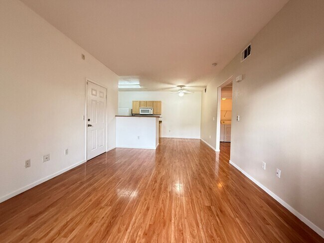 Foto del edificio - 8250 N Grand Canyon Dr