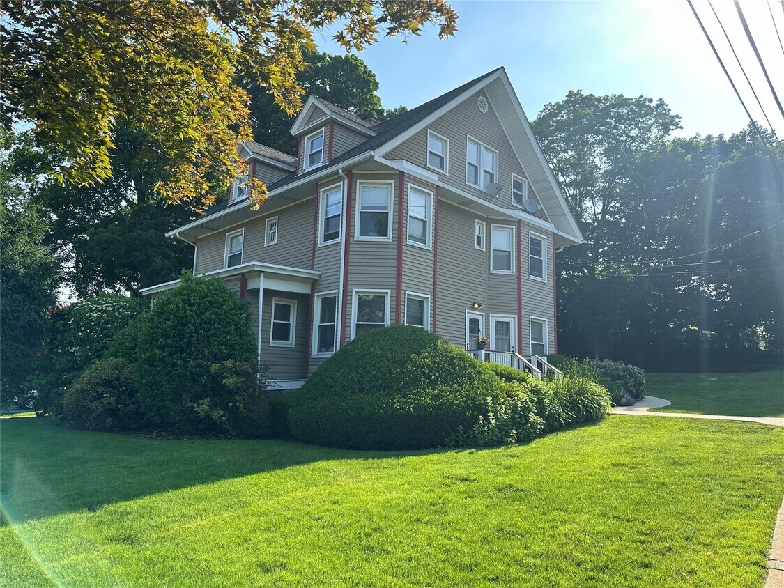 Foto principal - 129 Washington Ave