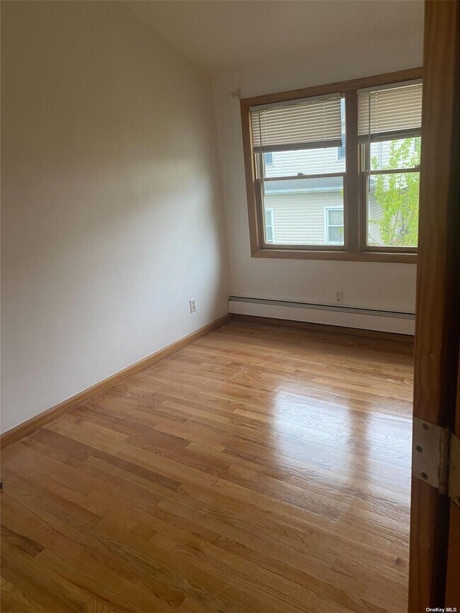 Foto del edificio - 22-40-40 100th St