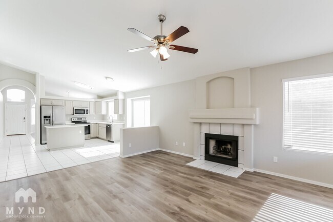 Foto del edificio - 1045 W Todd Dr