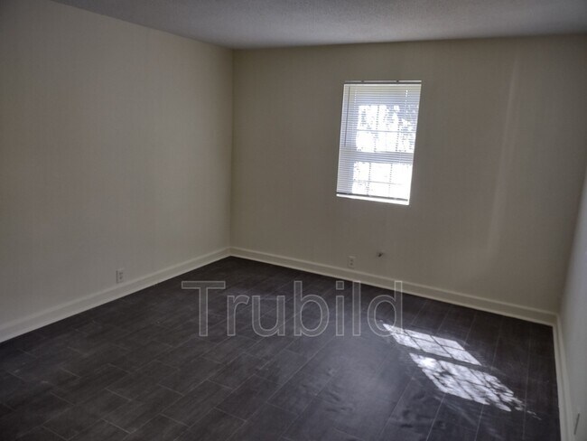 Building Photo - 5037 Westview St