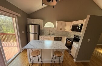 Building Photo - 7410 Sterling Springs Way