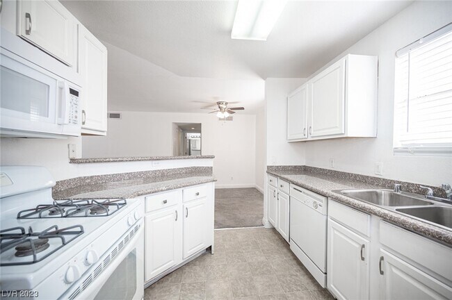 Building Photo - 2801 N Rainbow Blvd