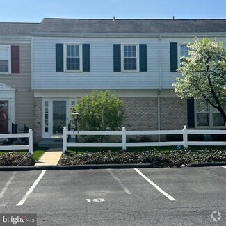 Building Photo - 1818 Carlton Dr
