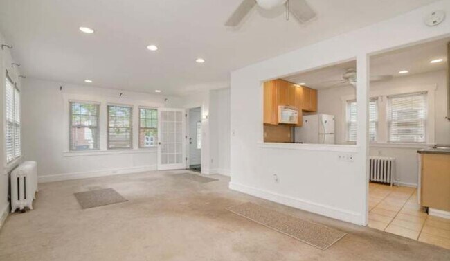 Sala de estar - 20 E Coulter Ave