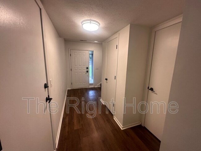 Building Photo - 11736 Quail Dr