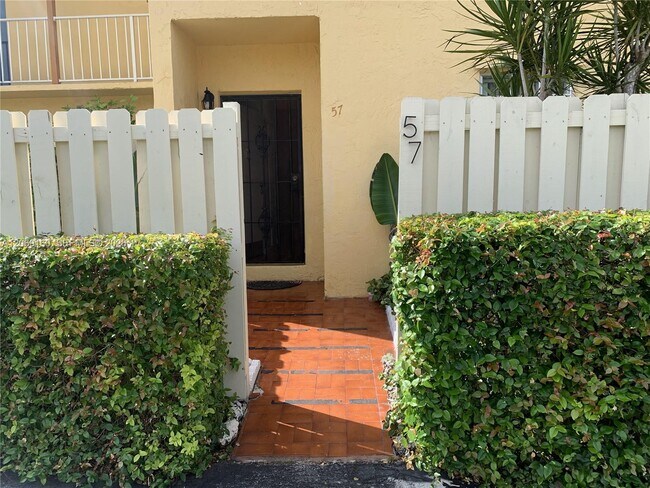 Foto del edificio - 8380 SW 154th Ave