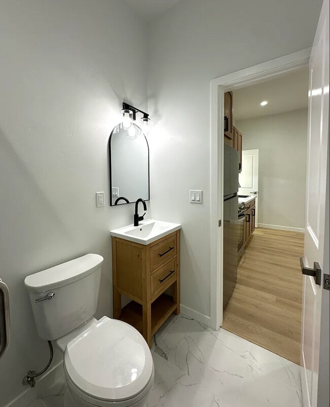 Foto del edificio - 3879 Ecochee Ave