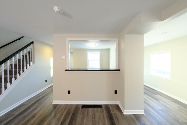 Building Photo - 246 Gorham St