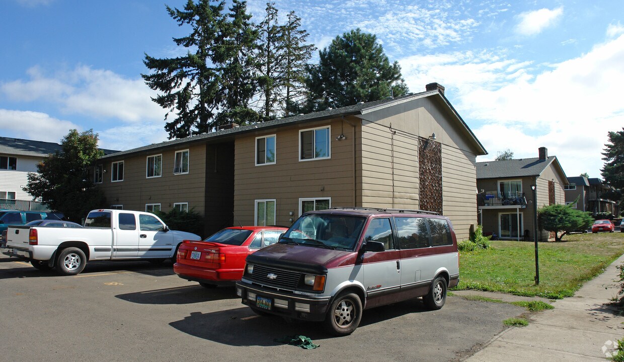 Foto del edificio - 3726-3818 Iberis St NE