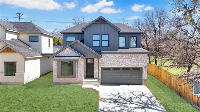 Building Photo - 3058 Hardy St