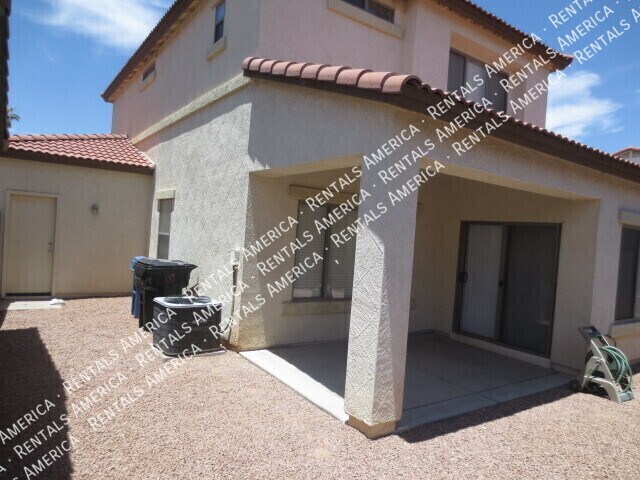 Foto del edificio - 323 N 76th Pl