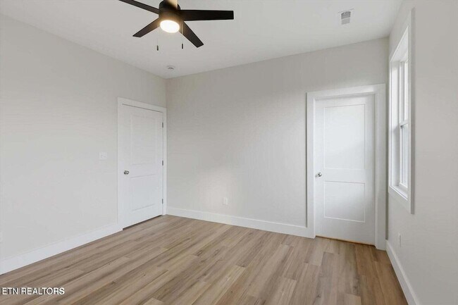 Foto del edificio - 818 W Anderson Ave