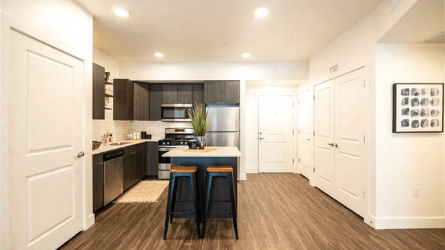 Building Photo - Onyx Apartments
