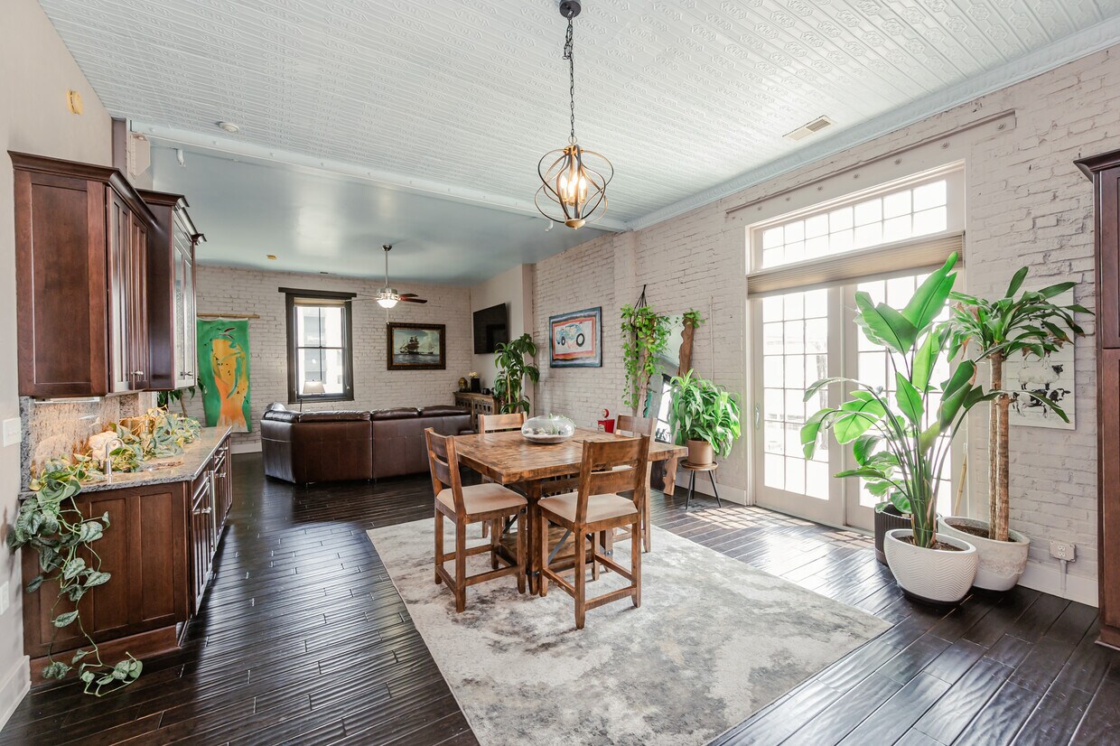 Foto principal - 612 Hull St