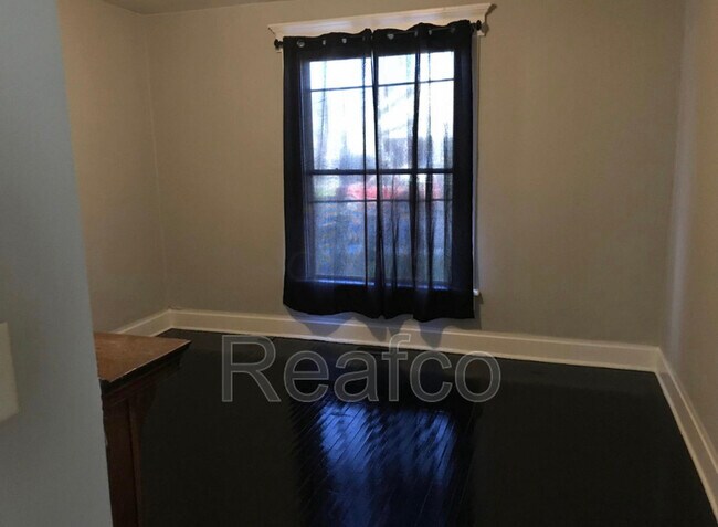 Foto del edificio - 975 Campbell Ave