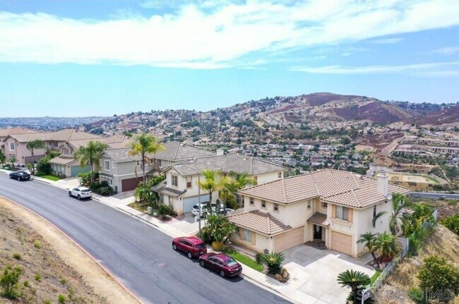 Building Photo - 10394 Valley Waters Dr
