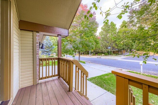Building Photo - Spacious 5BR/3.5BA Boulder House - Availab...