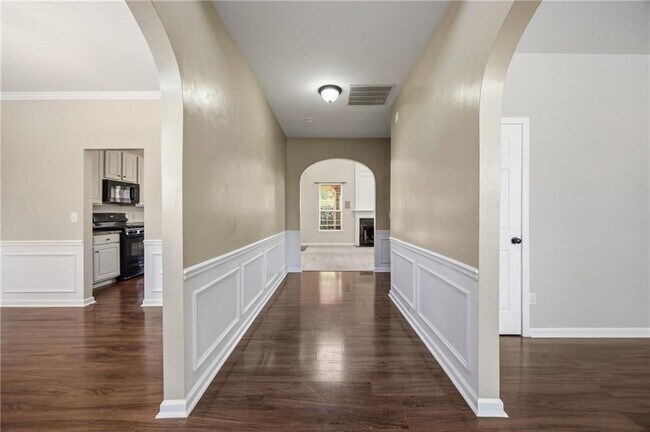 Foto del edificio - 1650 Huntcrest Way SW
