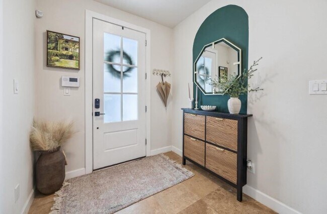 Building Photo - 5729 Larkin St