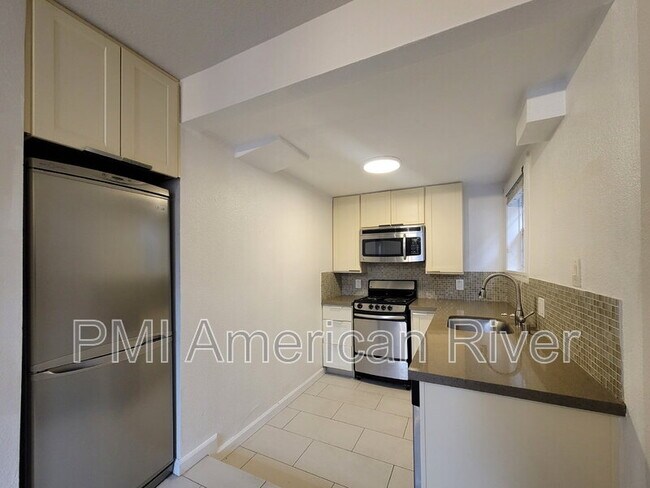 Foto del edificio - 1716 Capitol Ave