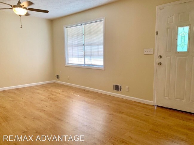 Building Photo - 4 br, 3 bath House - 7030 Silver Maple Dr.