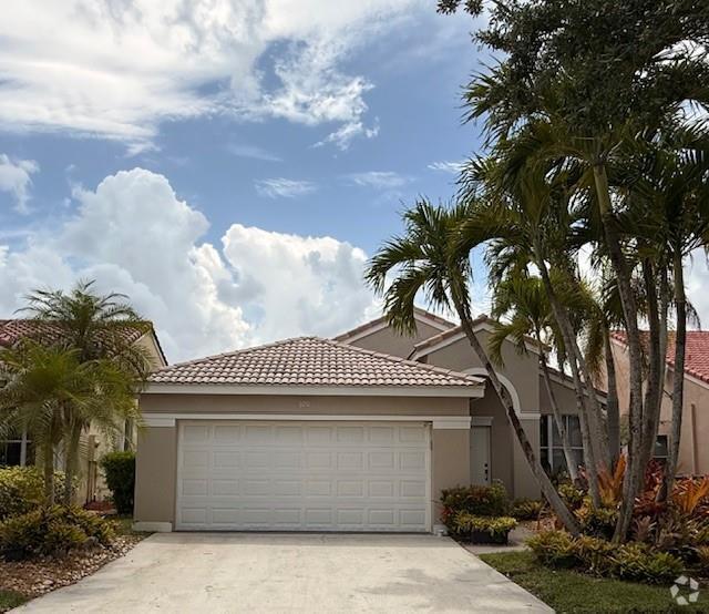 Building Photo - 920 Savannah Falls Dr