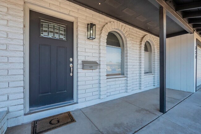 Foto del edificio - 321 E Fremont Dr