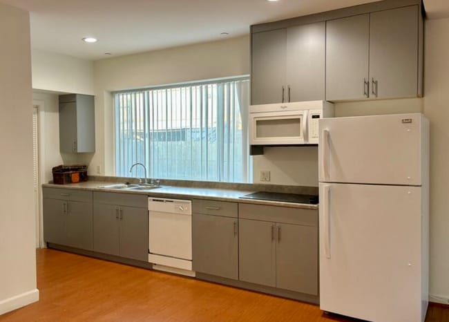 Building Photo - 1412 S Sherbourne Dr