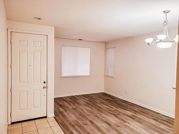 Building Photo - 267 Olivine Ave