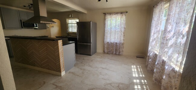 Foto del edificio - 2309 Virginia Ln