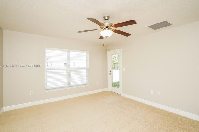 Foto del edificio - 3619 SW Ballweg St