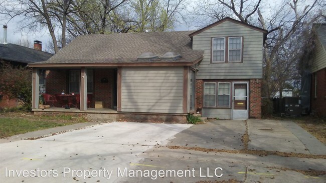 Foto del edificio - Studio, 1 bath House - 443 1/2 Elm Ave