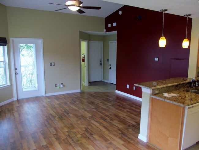 Building Photo - 2593 Grassy Point Dr