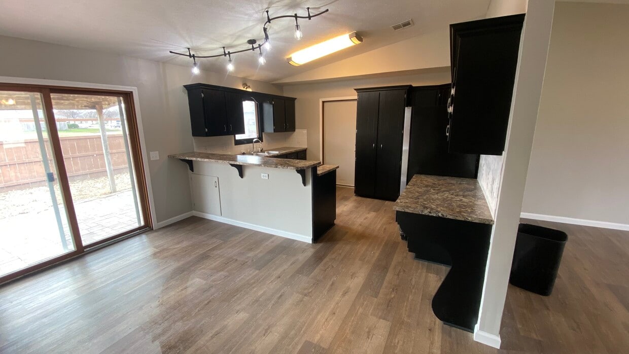 1514 Louise Ln, Salina, KS 67401 House Rental in Salina, KS