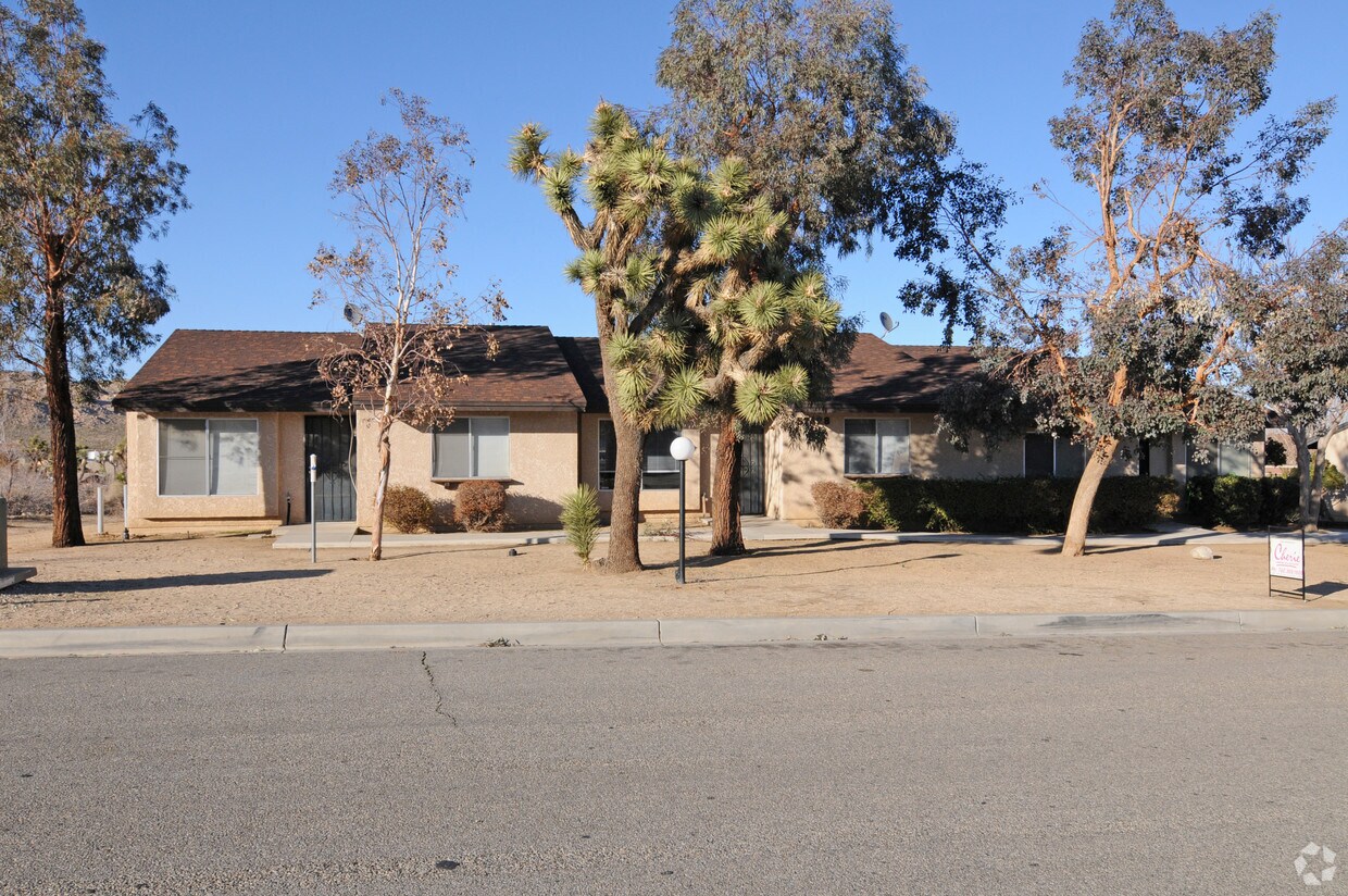 57428& 57456 Lupine Dr, Yucca Valley, CA 92284 Apartments in Yucca