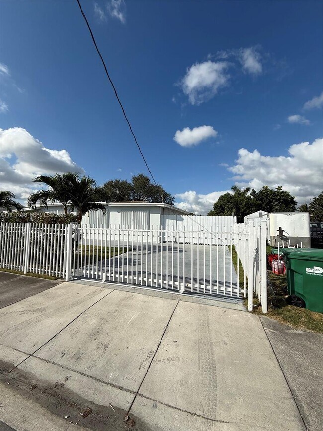 Foto del edificio - 22020 SW 114th Ave