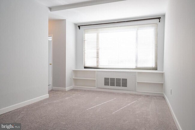 Foto del edificio - 1021 Arlington Blvd