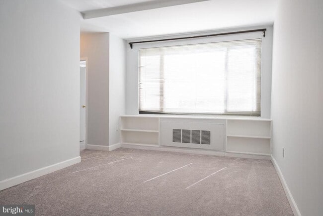 Building Photo - 1021 Arlington Blvd