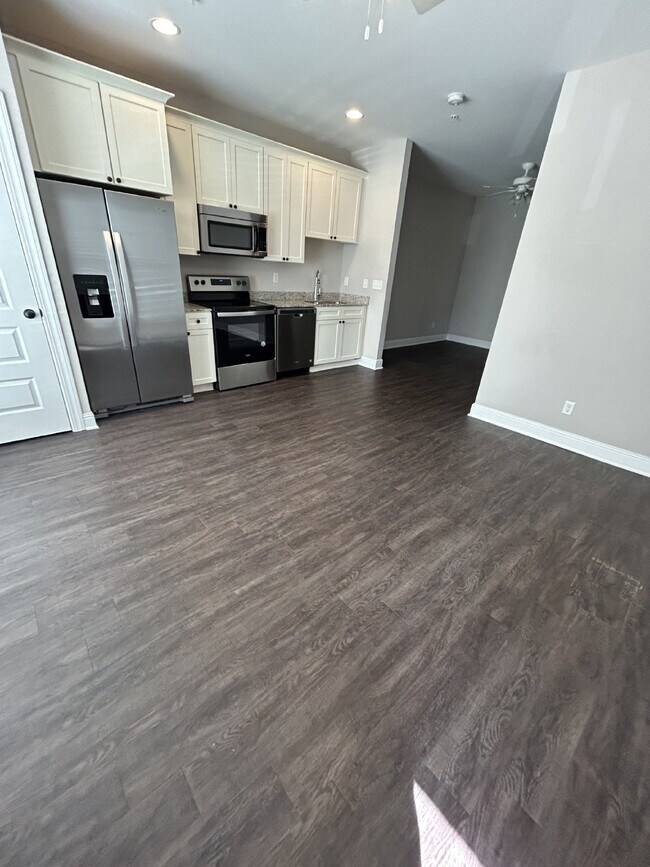 Foto del edificio - 1 BD STUDIO APARTMENT AVAILABLE FOR RENT