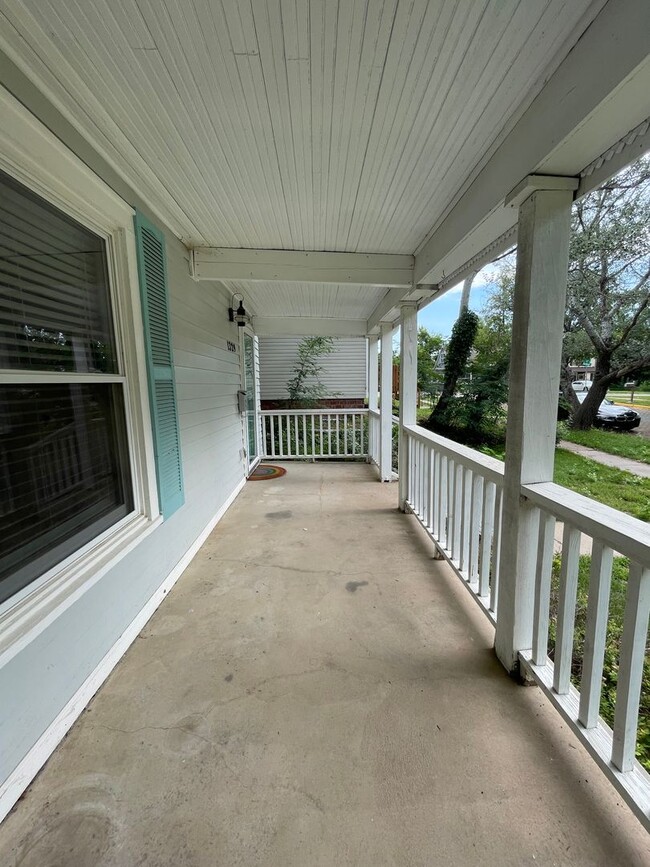 Building Photo - 2 Bedroom Near ESU!
