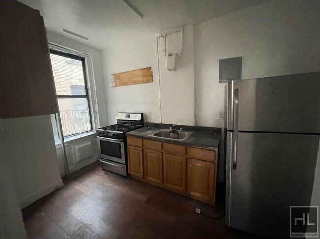 Building Photo - SEAMAN AVENUE