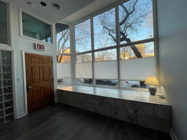 Foto del edificio - 1728 N Sedgwick St